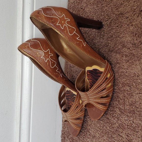 Carlos Santana open toe heels - Picture 2 of 6